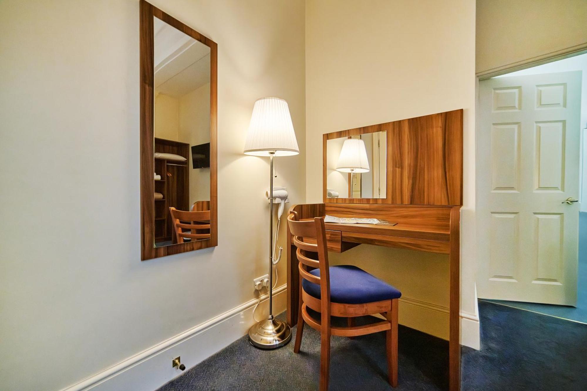 Hotel Discovery - 2*